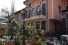 Alafrangite Hotel