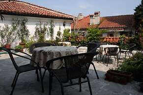 Alafrangite Hotel