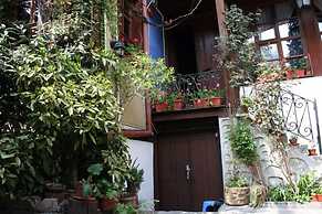 Alafrangite Hotel
