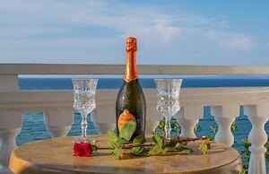 Agoulos Beach Hotel