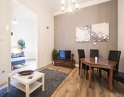 Large Central Apartments Rippl Rónai