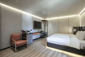 L&L City Hotel