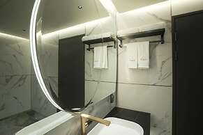 L&L City Hotel