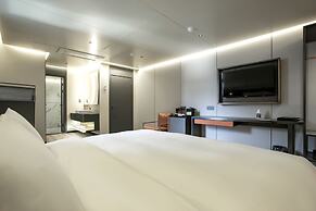 L&L City Hotel