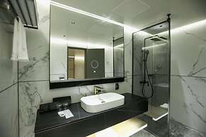 L&L City Hotel