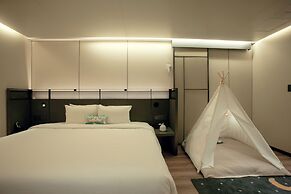 L&L City Hotel