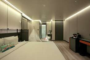 L&L City Hotel