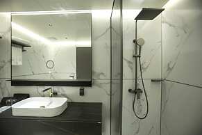 L&L City Hotel