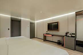 L&L City Hotel