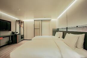 L&L City Hotel