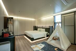 L&L City Hotel