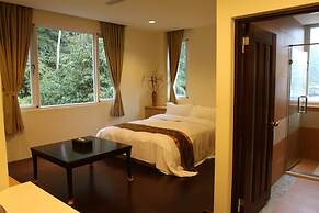 Sun Moon Lake Karuizawa Villa B&B