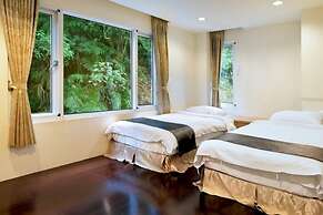 Sun Moon Lake Karuizawa Villa B&B