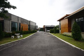 Suanmaithara Resort