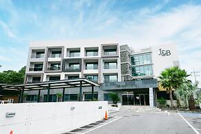 JnB Family Hotel