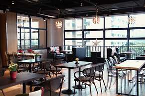 J Hotel
