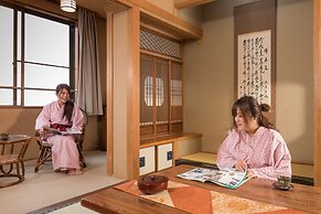 Yumoto Kobayashi