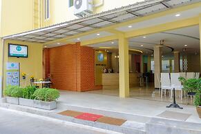 Happy Hostel