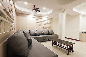 Happy Hostel