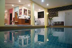 Happy Hostel