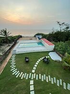 Kay's By The Sea