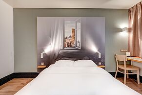 B&B HOTEL LOUVECIENNES