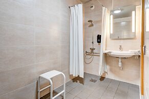 B&B HOTEL LOUVECIENNES
