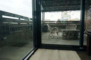 Corner Hostel & Cafe