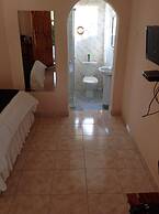Lynn's Guest House