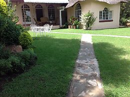 Lynn's Guest House