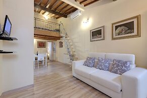 Monna Lisa Apartment