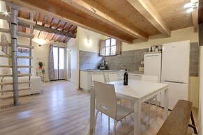 Monna Lisa Apartment