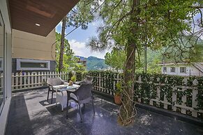 Jungle Lodge Resort