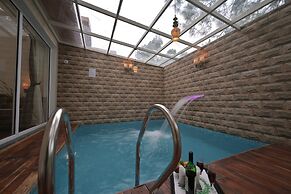 Jungle Lodge Resort