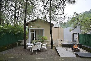 Jungle Lodge Resort