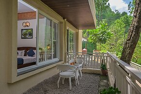 Jungle Lodge Resort