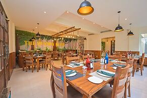 Jungle Lodge Resort