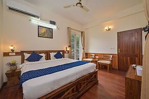 Jungle Lodge Resort