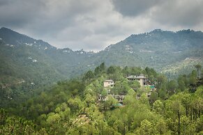 Jungle Lodge Resort