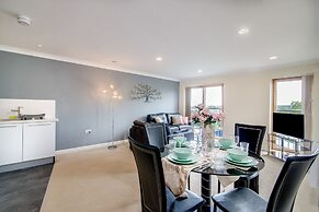 Mica Point City Centre Apartment