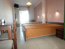 Alexandros Apartments
