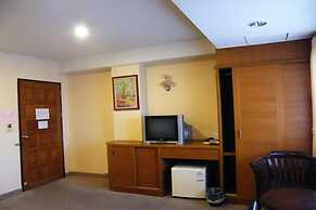 Grand Leo Hotel