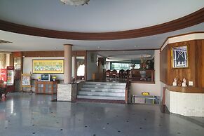 Grand Leo Hotel