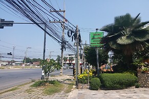 Grand Leo Hotel