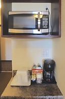 Prairie Moon Inn & Suites Macklin