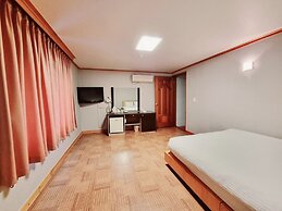Hotel G