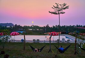 Lover View Pool Bar & Bungalows