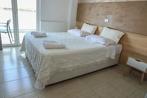 Marie Hotel