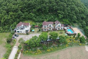 Forest of Color Pension