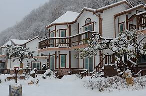 Forest of Color Pension